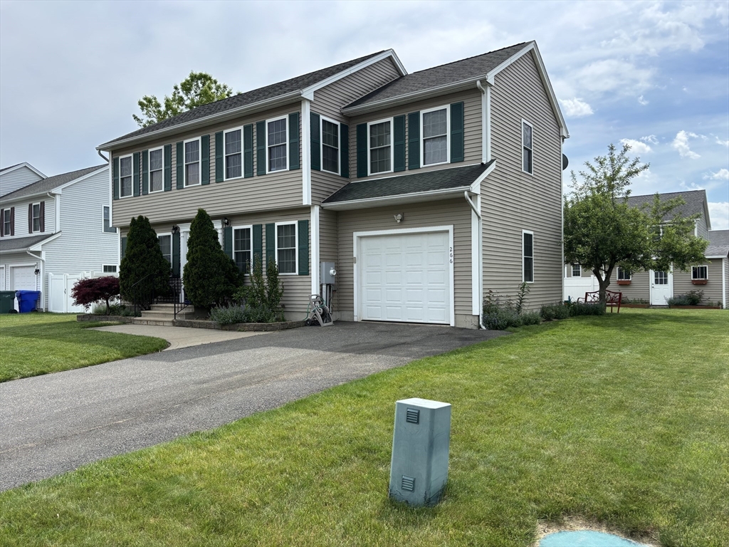 266 Christopher Drive Springfield, MA 01119 - Photo 3 of 24