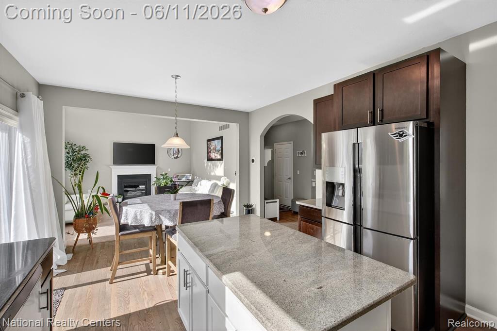 27412 Victoria Road Novi, MI 48374 - Photo 5 of 61