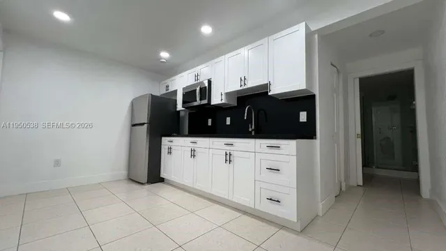 $1,800 | 4722 Northwest 192nd Terrace, Unit 1, Miami Gardens, FL 33055