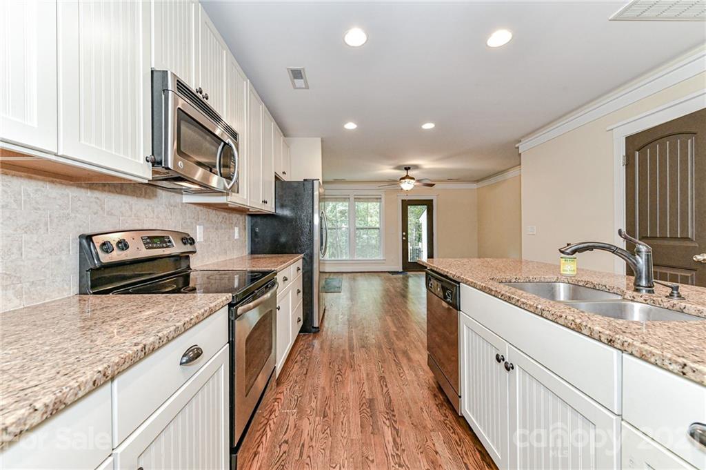 356 Spring Street Davidson, NC 28036 - Photo 9 of 22 Gallery Image 9