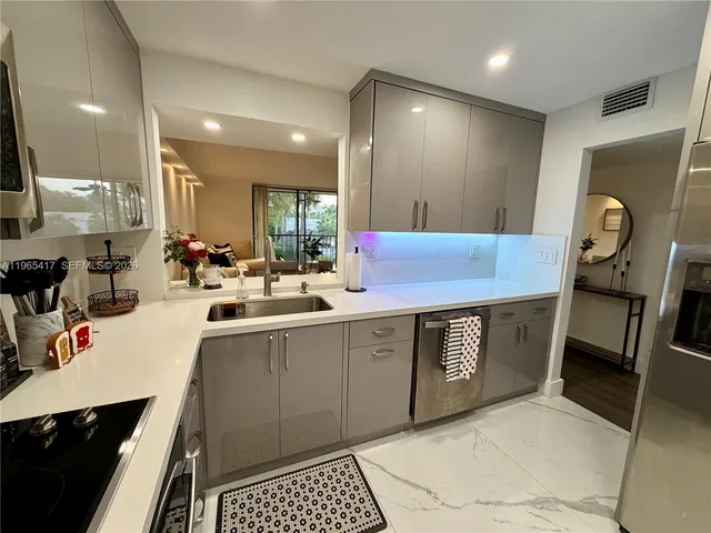 $290,000 | 8045 Southwest 107th Avenue, Unit 212, Miami, FL 33173