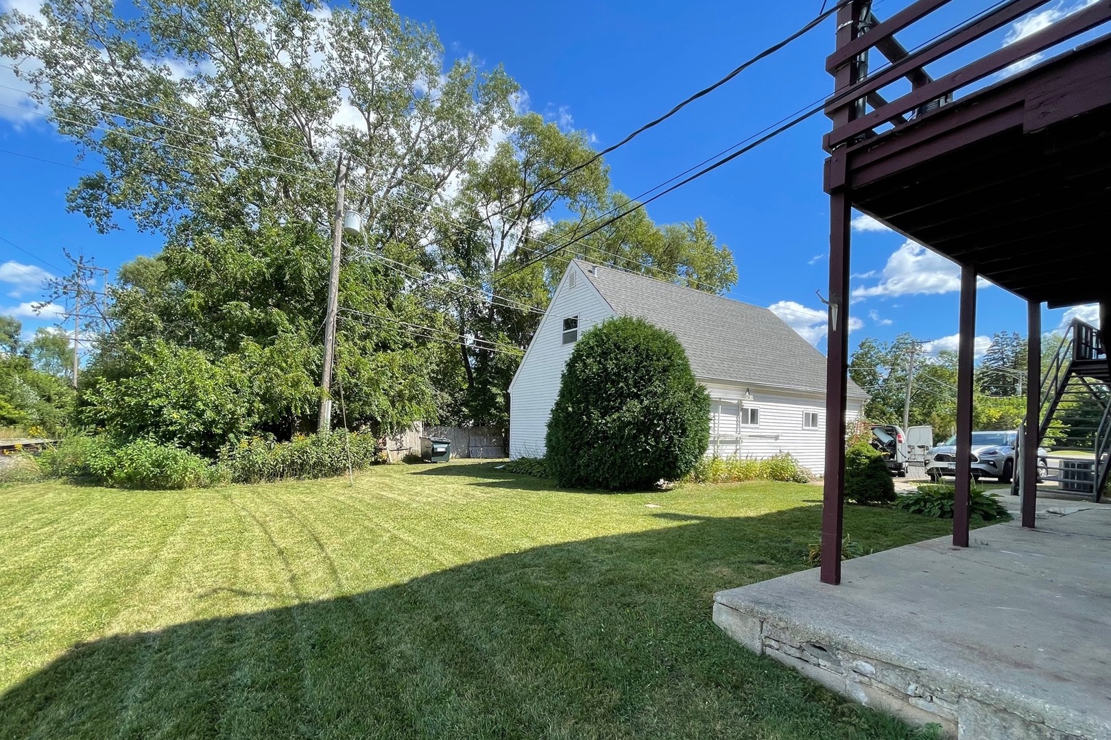 215 Waukegan Road, Unit 2S Lake Bluff, IL 60044 - Photo 21 of 24 a view of a backyard with garden