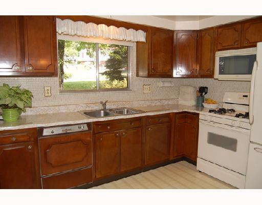 1006 Fiddleback Drive McKees Rocks, PA 15136 - Photo 6 of 8 Kitchen. Large Kitchen with Breakfast Nook!