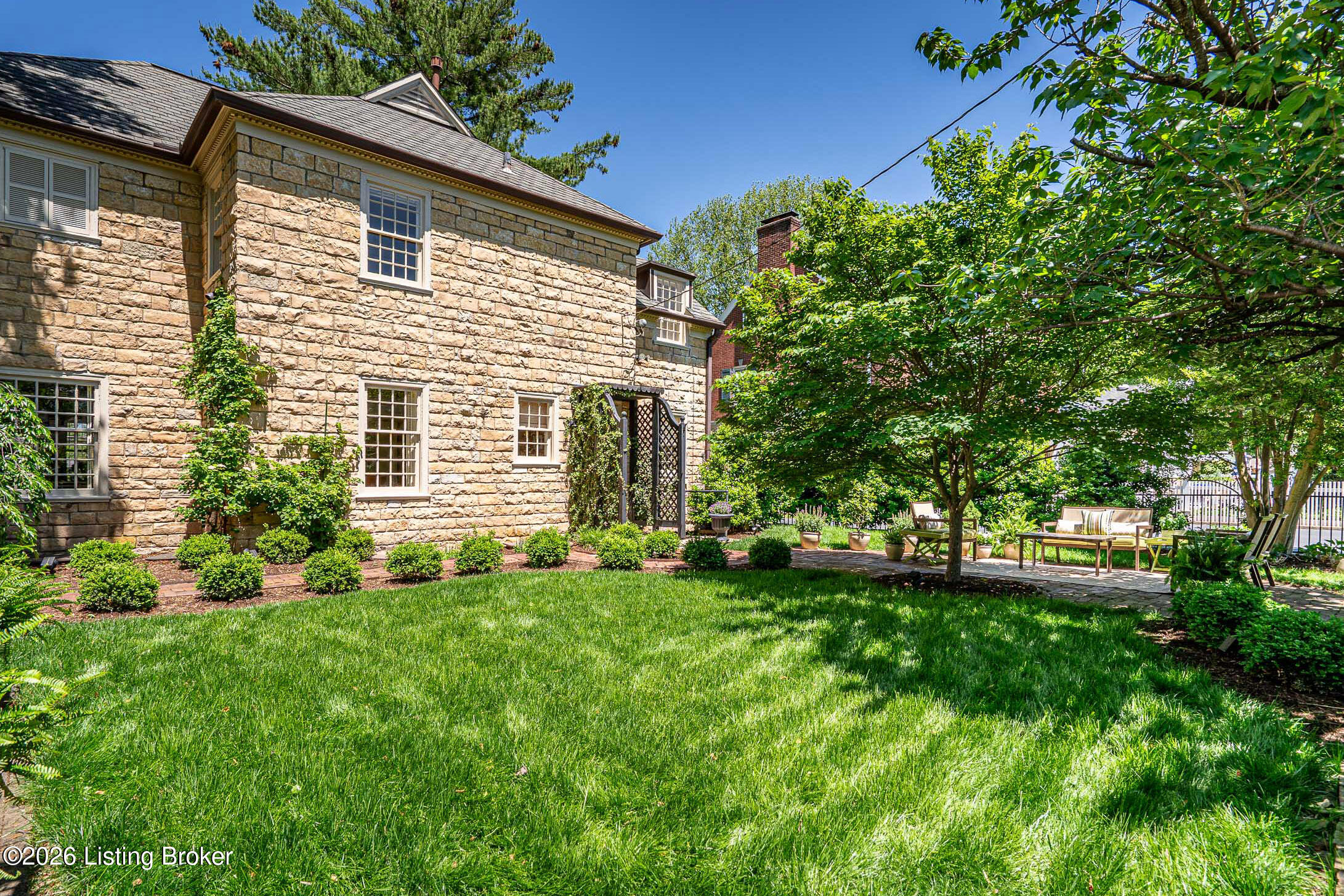 2942 Lexington Road Louisville, KY 40206 - Photo 2 of 40 2-Lexington Rd 2942