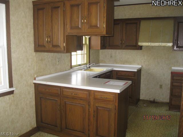 3499 Edison Road Cleveland Heights, OH 44121 - Photo 6 of 12