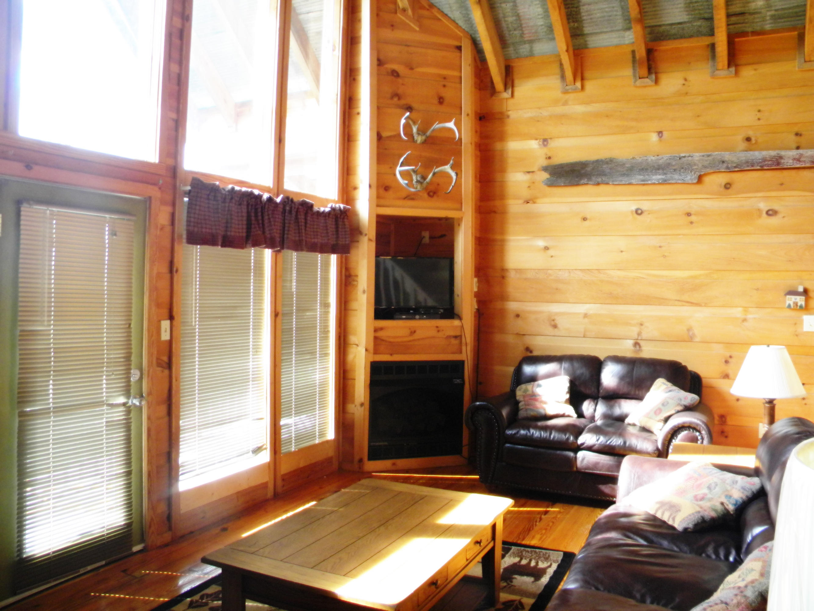 3312 Sugar Maple Loop Road Sevierville, TN 37862 - Photo 3 of 32 2014-09-27 01