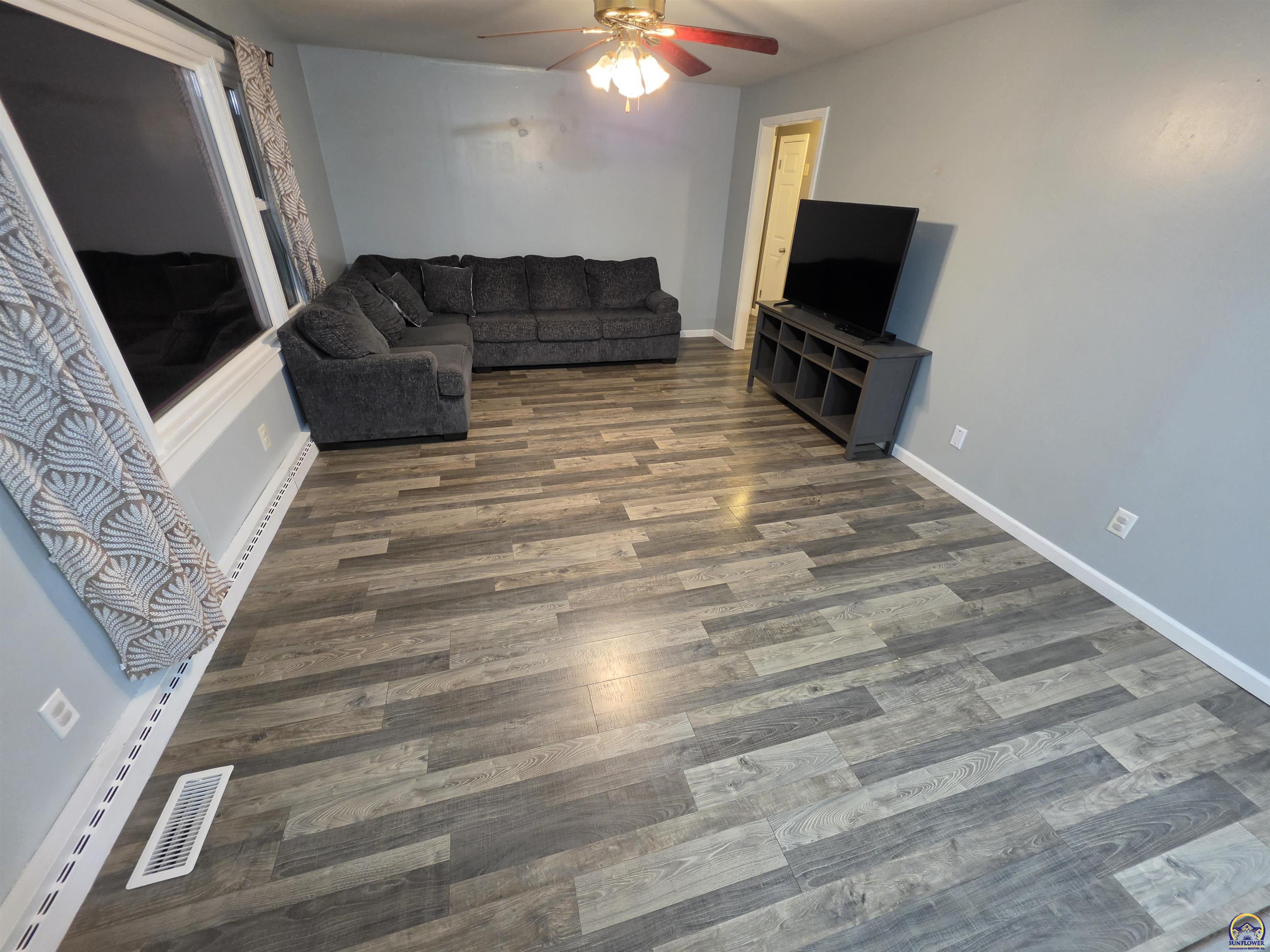 4632 Northwest 35th Street Topeka, KS 66618 - Photo 4 of 14