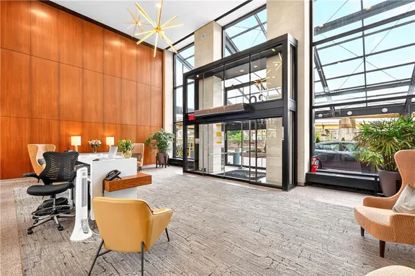 $425,000 | 320 Fort Duquesne Boulevard, Unit 12L, Pittsburgh, PA 15222