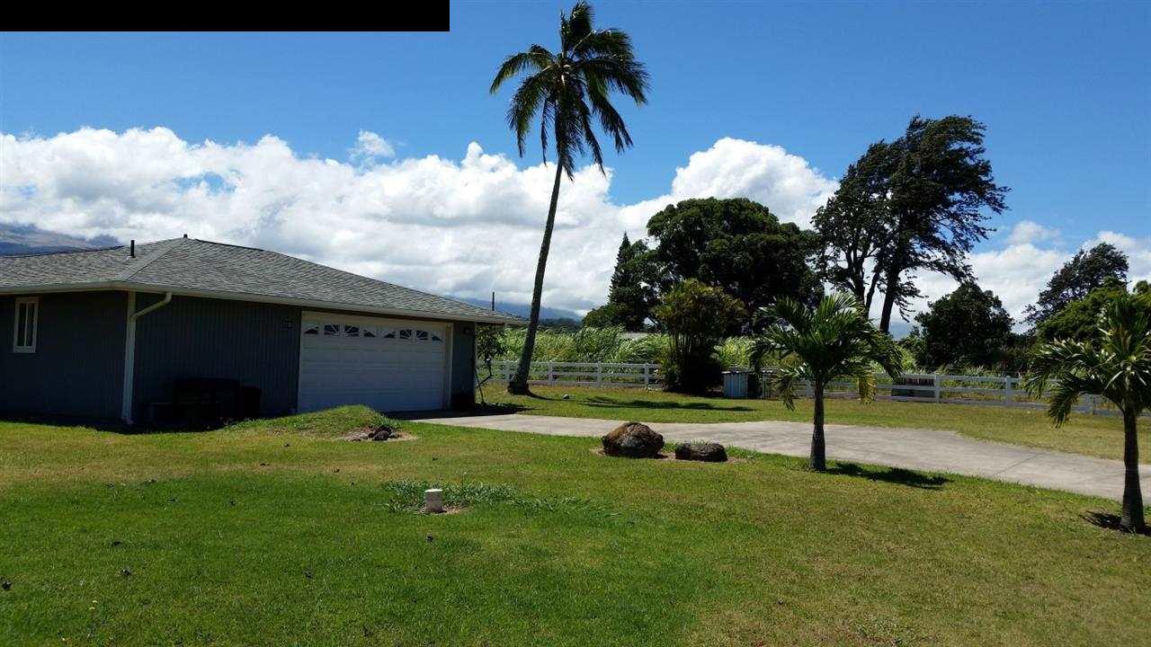 2750 Kokomo Road Haiku, HI 96708 - Photo 13 of 30 a view of a backyard