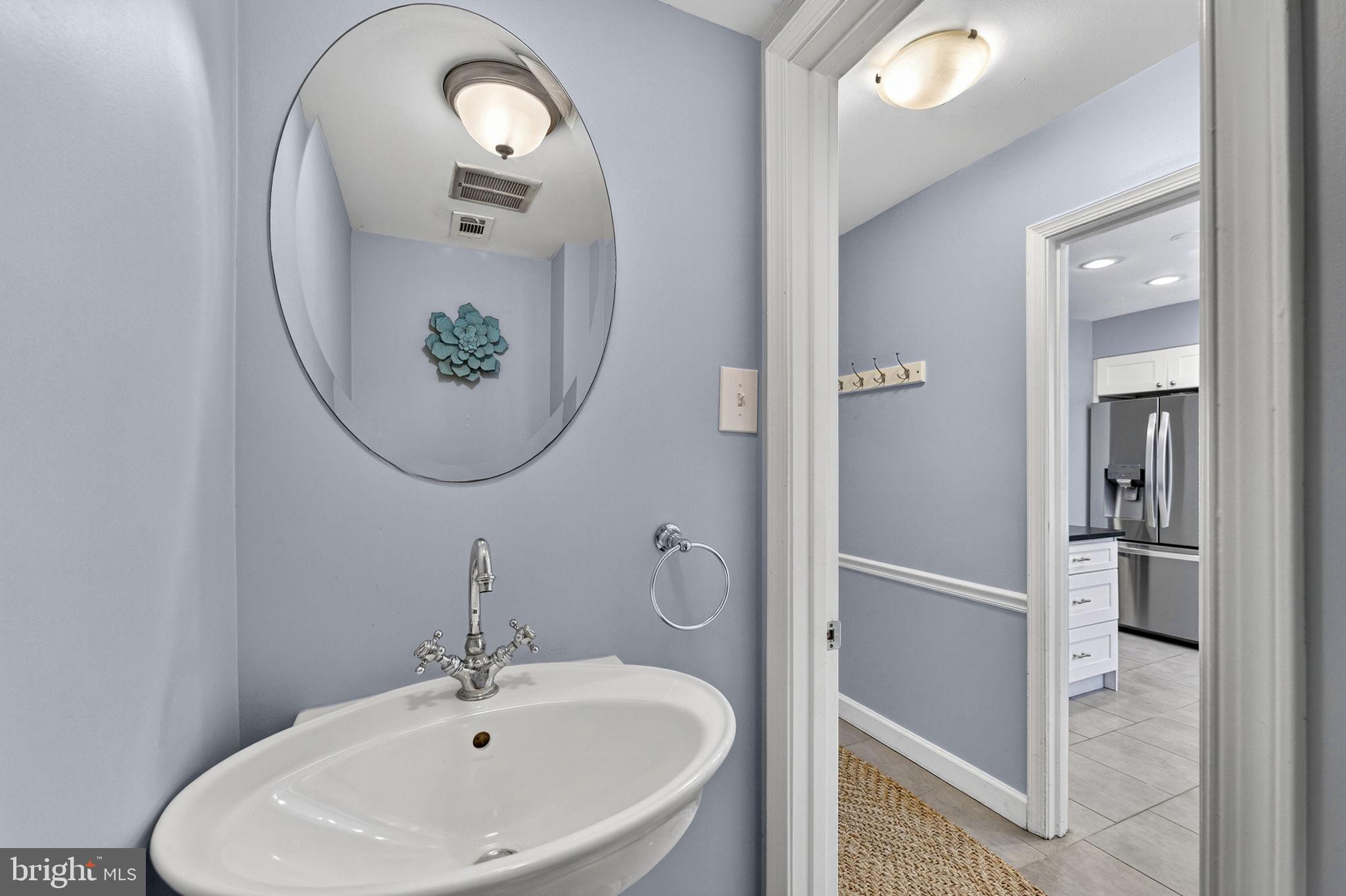 6501 Orono Court Springfield, VA 22152 - Photo 5 of 47 Main Level Powder Room