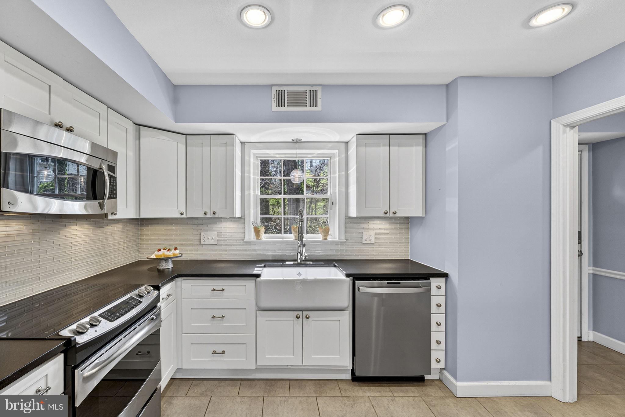 6501 Orono Court Springfield, VA 22152 - Photo 7 of 47 Stainless Appliances