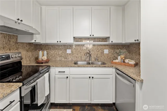 $425,000 | 1300 University Street, Unit 2G, Seattle, WA 98101