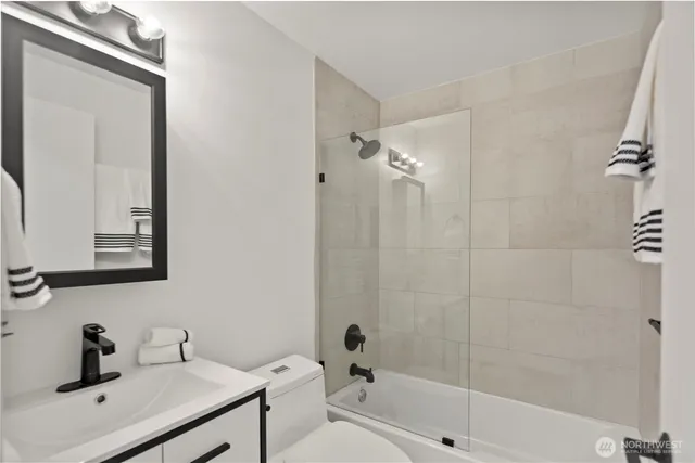 $425,000 | 1300 University Street, Unit 2G, Seattle, WA 98101