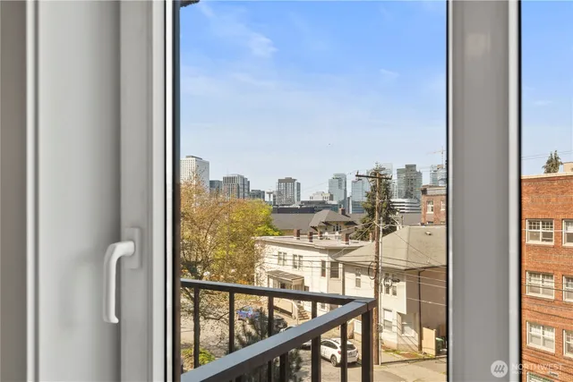 $425,000 | 1300 University Street, Unit 2G, Seattle, WA 98101