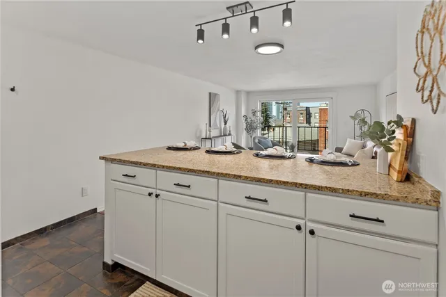 $425,000 | 1300 University Street, Unit 2G, Seattle, WA 98101