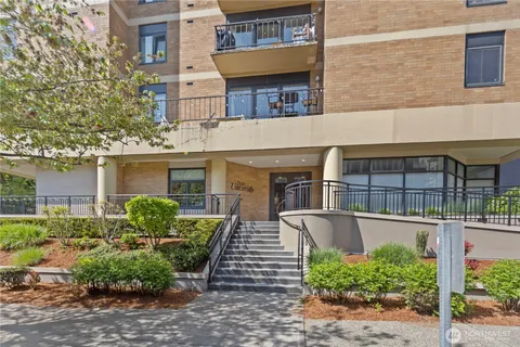 $425,000 | 1300 University Street, Unit 2G, Seattle, WA 98101