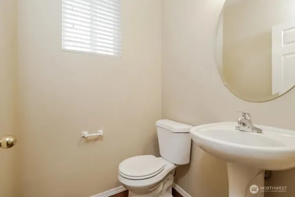 $2,000 | 18519 101st Avenue East, Unit 1, Puyallup, WA 98375