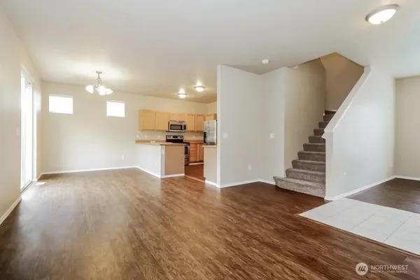 $2,000 | 18519 101st Avenue East, Unit 1, Puyallup, WA 98375