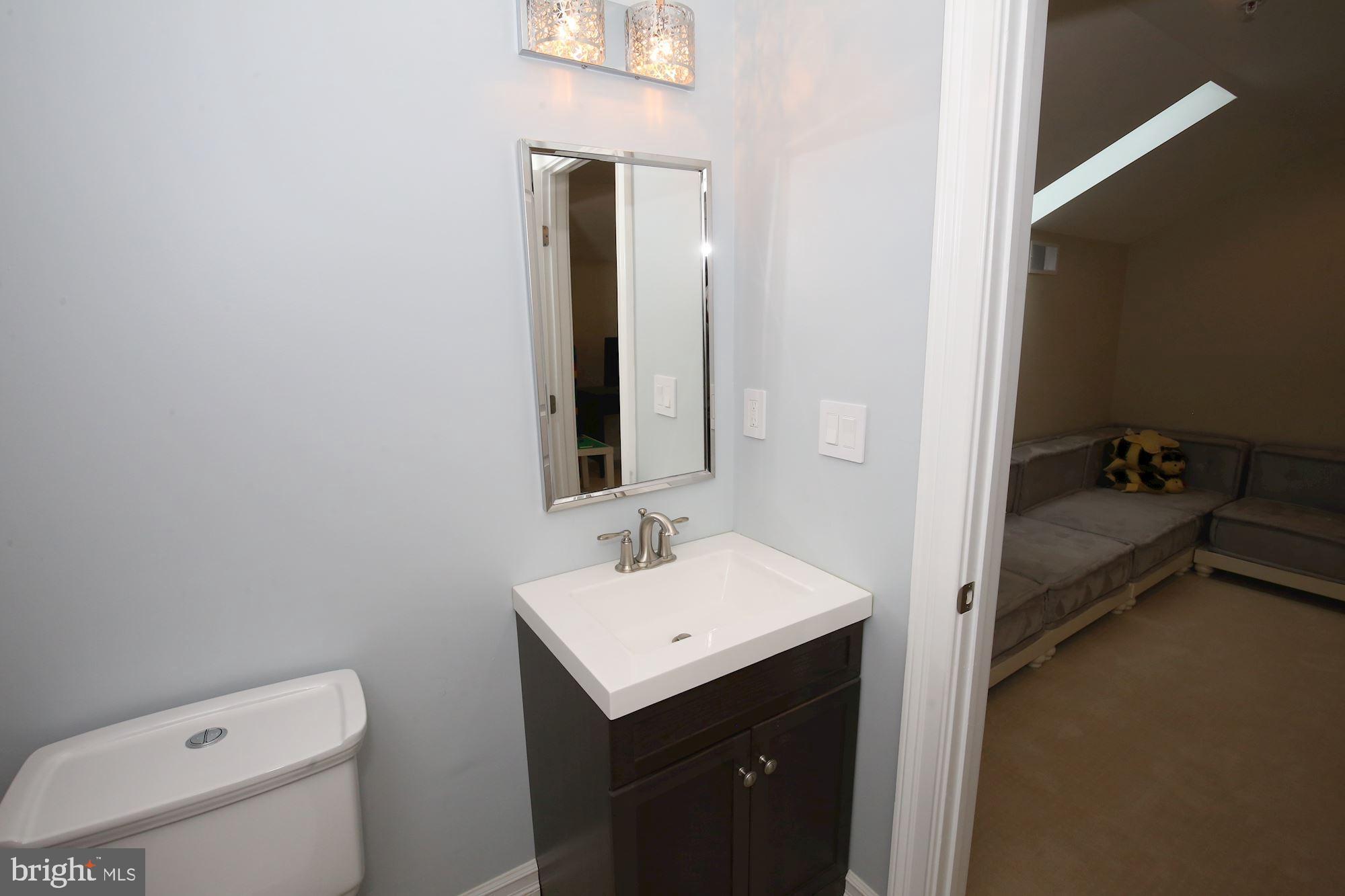 3346 Jones Bridge Road Chevy Chase, MD 20815 - Photo 25 of 50 Attic Bedroom Suite Bathroom