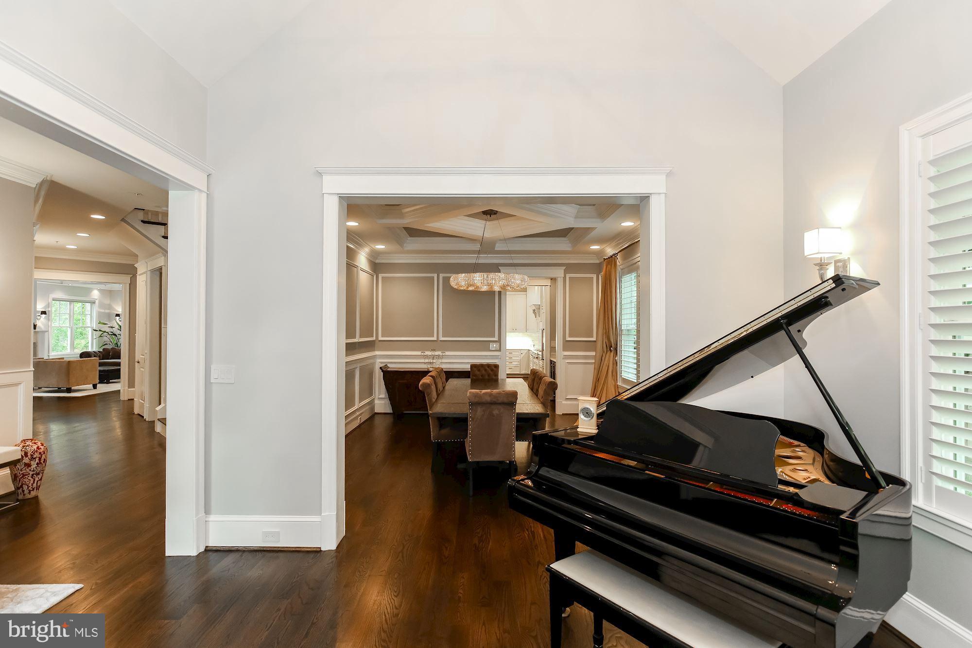 3346 Jones Bridge Road Chevy Chase, MD 20815 - Photo 5 of 50 Living Room