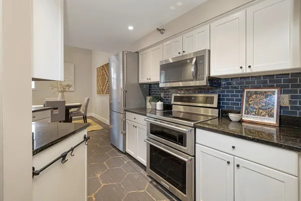 $362,900 | 270 East Highland Avenue, Unit 437, Milwaukee, WI 53202