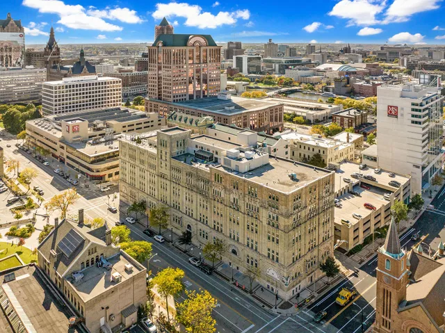 $383,000 | 270 East Highland Avenue, Unit 437, Milwaukee, WI 53202