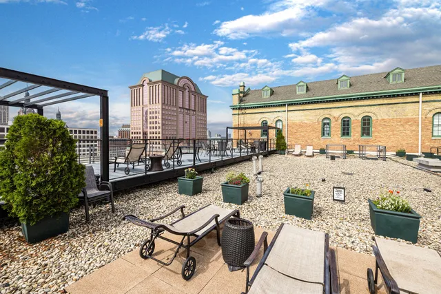 $383,000 | 270 East Highland Avenue, Unit 437, Milwaukee, WI 53202