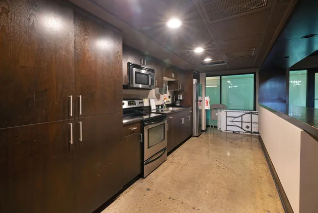 $383,000 | 270 East Highland Avenue, Unit 437, Milwaukee, WI 53202