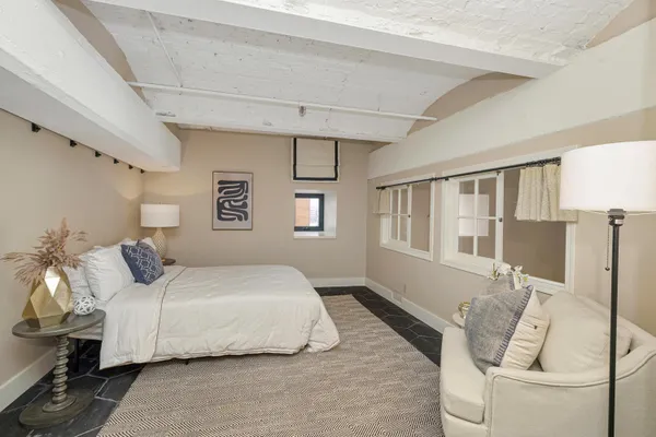 $362,900 | 270 East Highland Avenue, Unit 437, Milwaukee, WI 53202