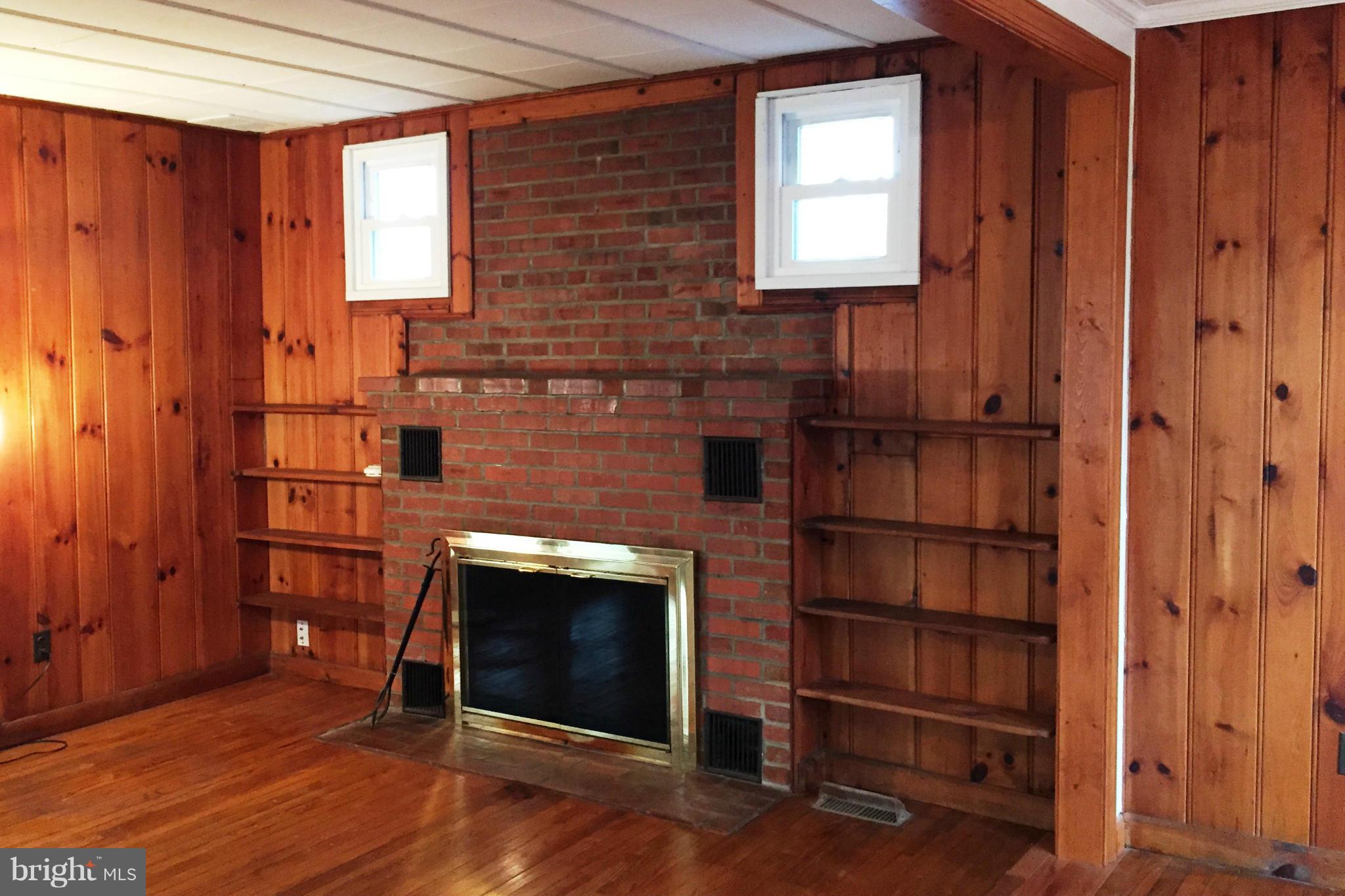 5938 Horns Point Road Cambridge, MD 21613 - Photo 6 of 17 Living Room