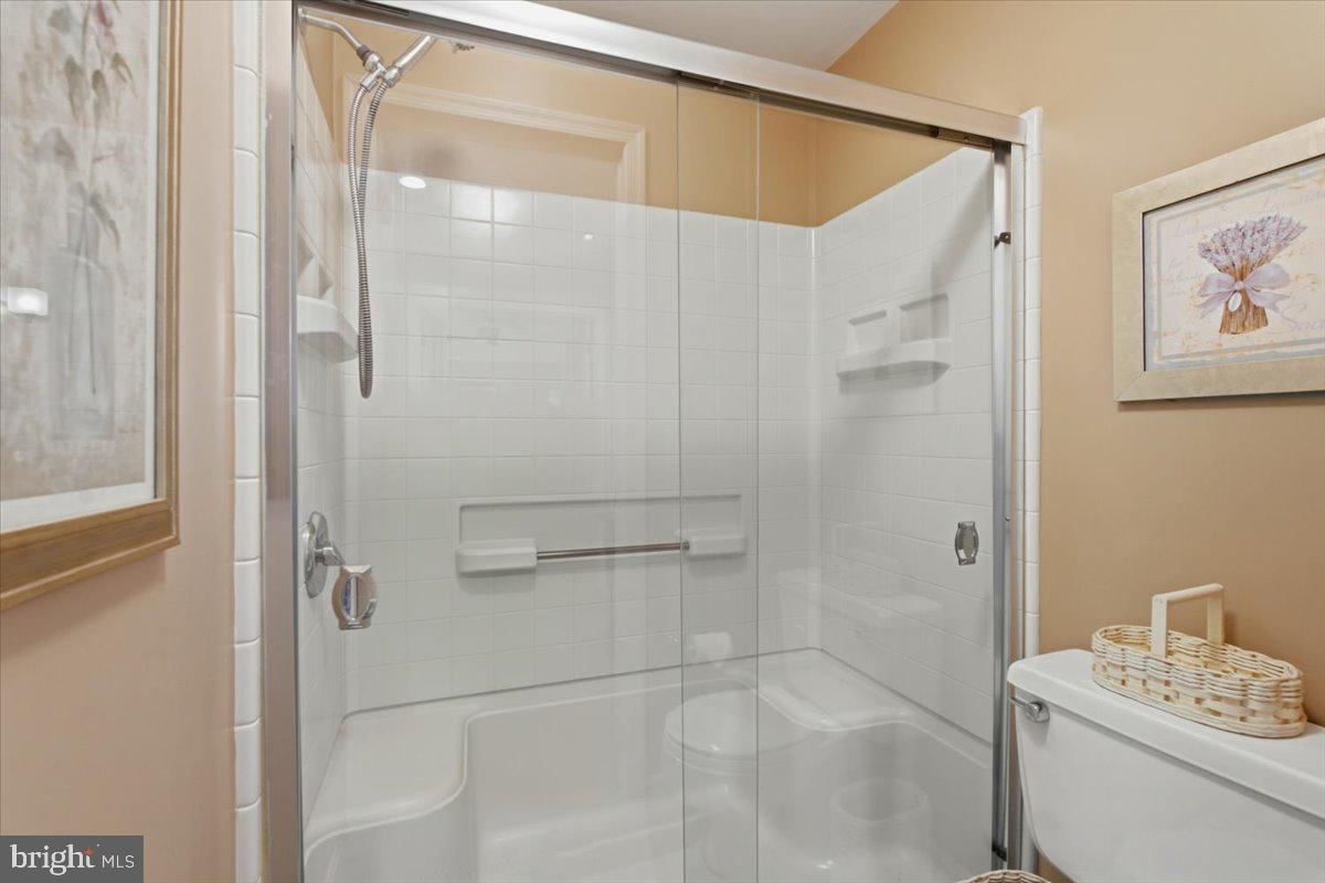 5803 Hall Street Burke, VA 22015 - Photo 44 of 77