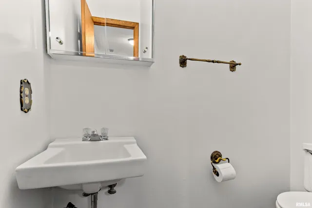 $229,900 | 5535 Sioux Trail South, Peoria, IL 61607