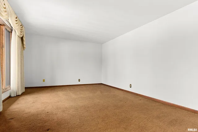 $229,900 | 5535 Sioux Trail South, Peoria, IL 61607