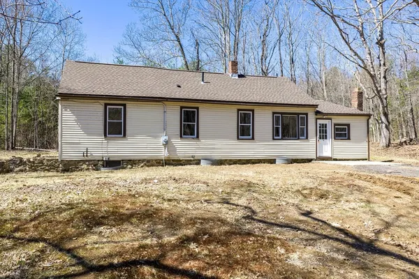 $389,900 | 72 Northwest Schoolhouse Road, Dudley, MA 01571