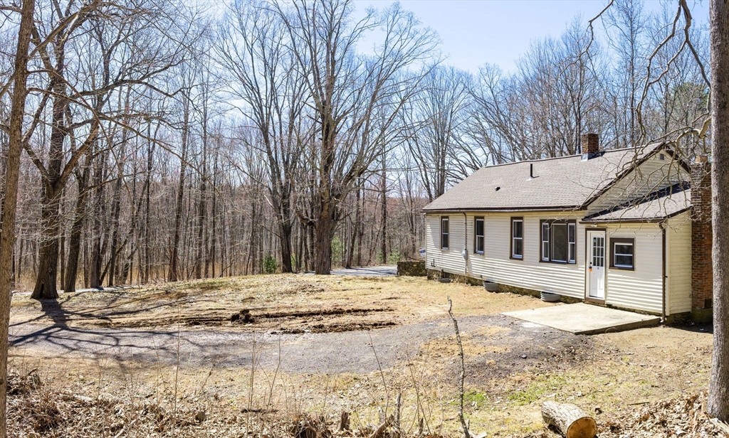 72 Northwest Schoolhouse Road Dudley, MA 01571 - Photo 31 of 37