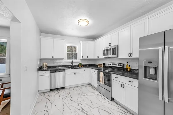 $389,900 | 72 Northwest Schoolhouse Road, Dudley, MA 01571