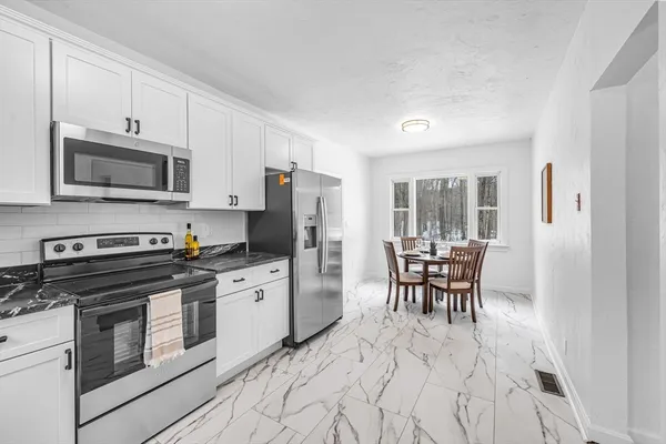 $389,900 | 72 Northwest Schoolhouse Road, Dudley, MA 01571