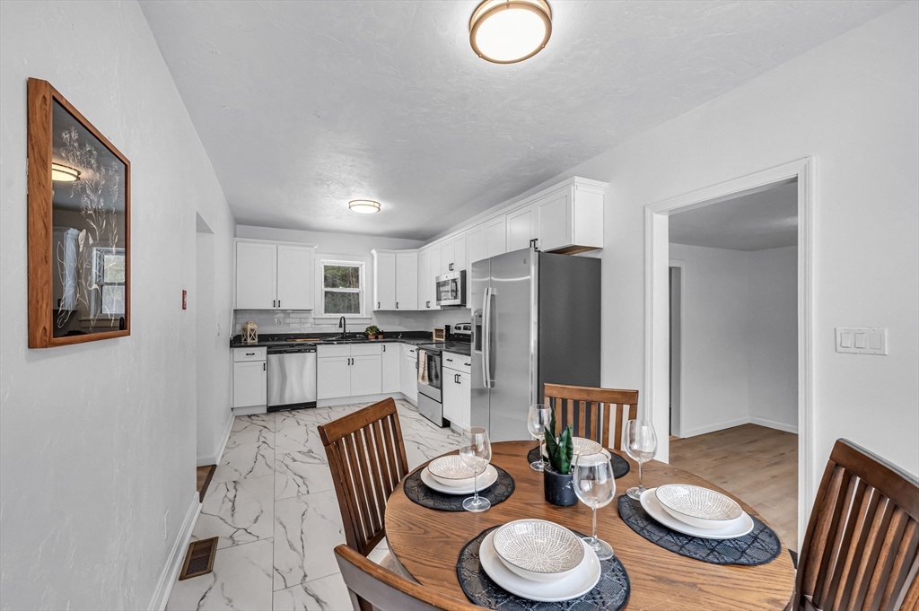 72 Northwest Schoolhouse Road Dudley, MA 01571 - Photo 10 of 37