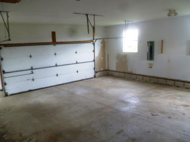 14690 Goutz Road Monroe, MI 48161 - Photo 12 of 20 Garage
