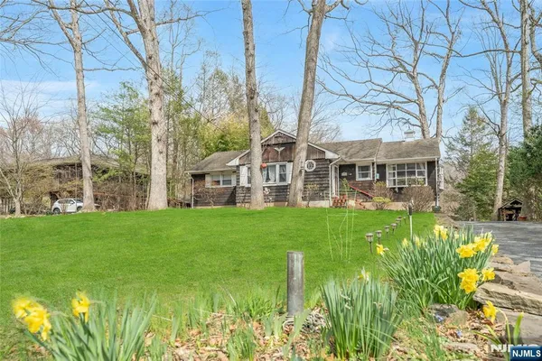 $629,000 | 70 Skyline Drive, Oakland, NJ 07436