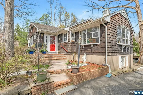 $629,000 | 70 Skyline Drive, Oakland, NJ 07436
