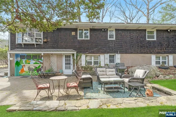 $629,000 | 70 Skyline Drive, Oakland, NJ 07436