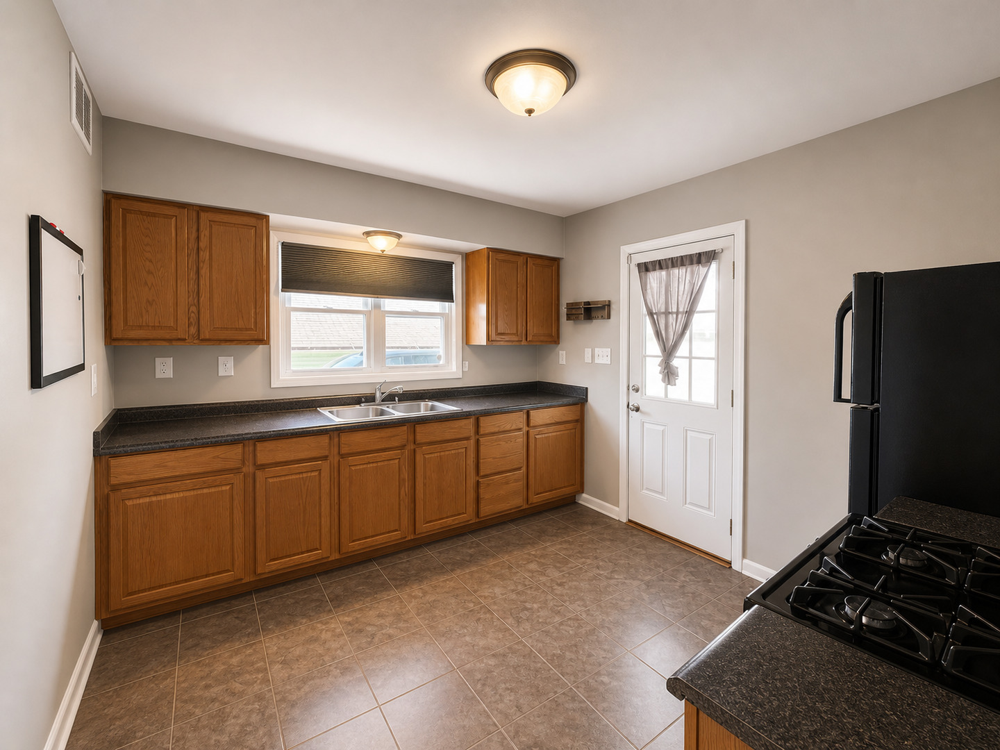 927 Townsend Street Sycamore, IL 60178 - Photo 9 of 18