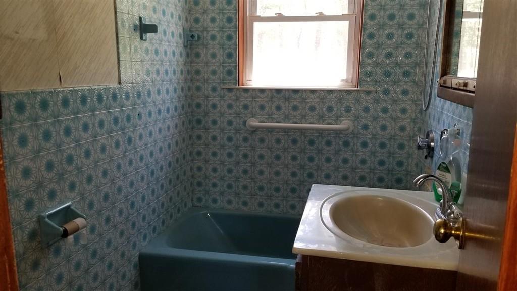 112 Fairhaven Road Mattapoisett, MA 02739 - Photo 8 of 34 Gallery Image 8