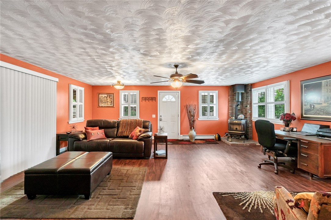 15 Edwards Road Johnston, RI 02919 - Photo 10 of 26 Gallery Image 10