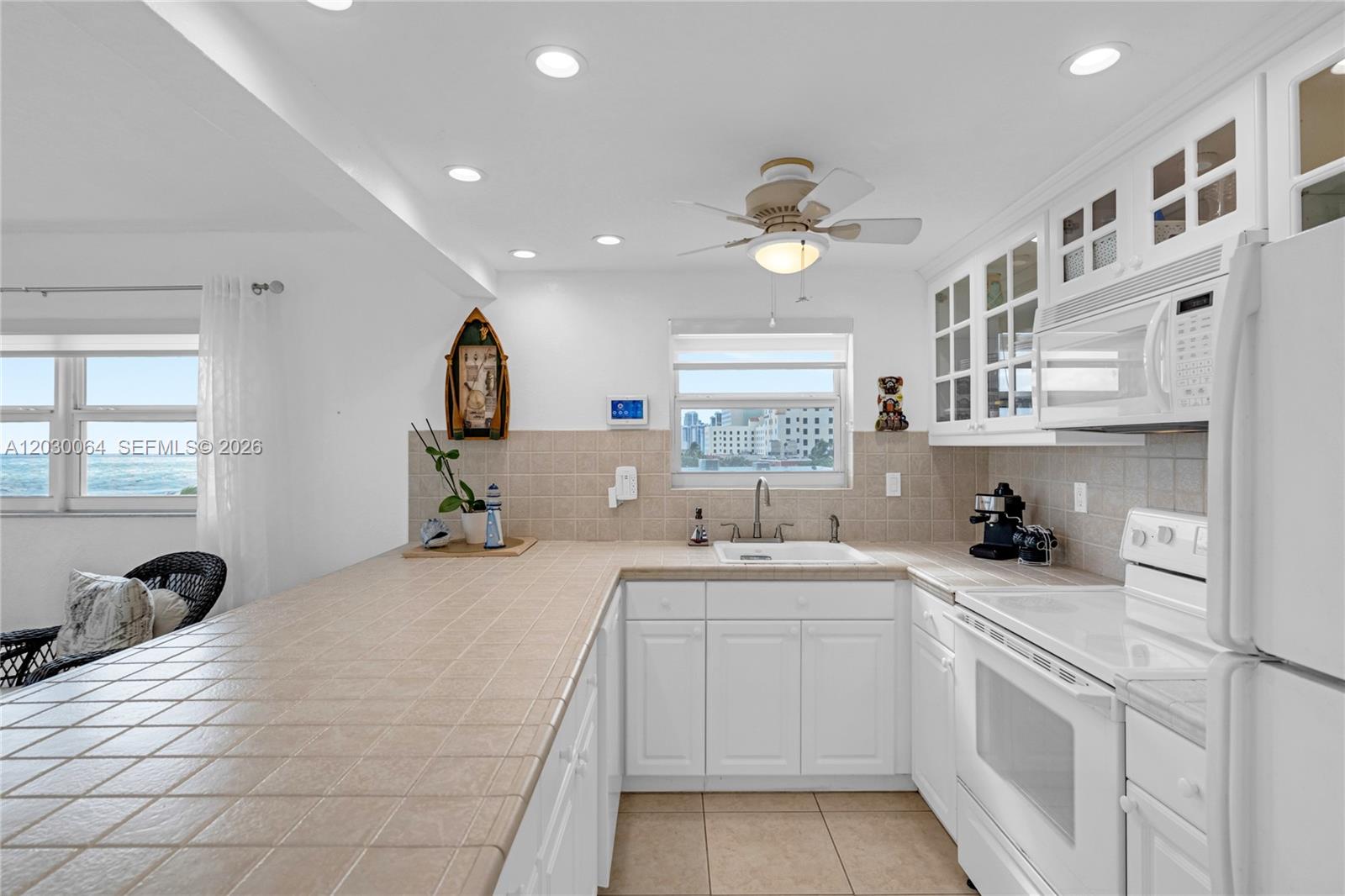 400 North Surf Road, Unit 506 Hollywood, FL 33019 - Photo 14 of 37
