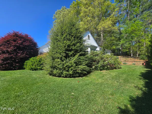 $599,000 | 570 Valley Drive, Bristol, VA 24201