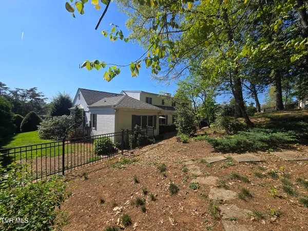 $599,000 | 570 Valley Drive, Bristol, VA 24201