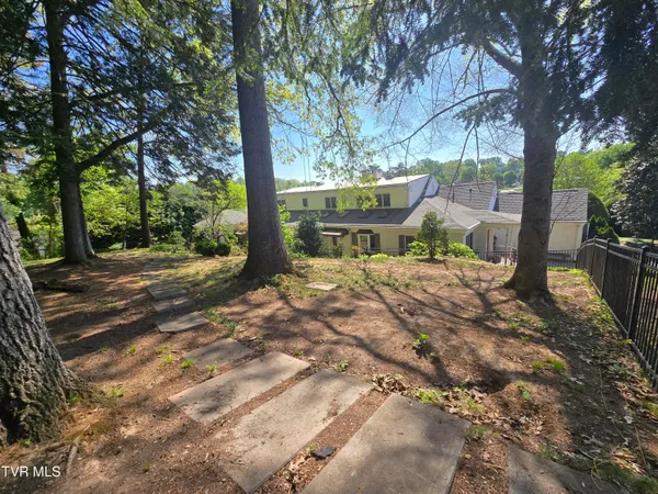 $599,000 | 570 Valley Drive, Bristol, VA 24201