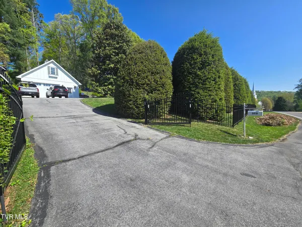 $599,000 | 570 Valley Drive, Bristol, VA 24201